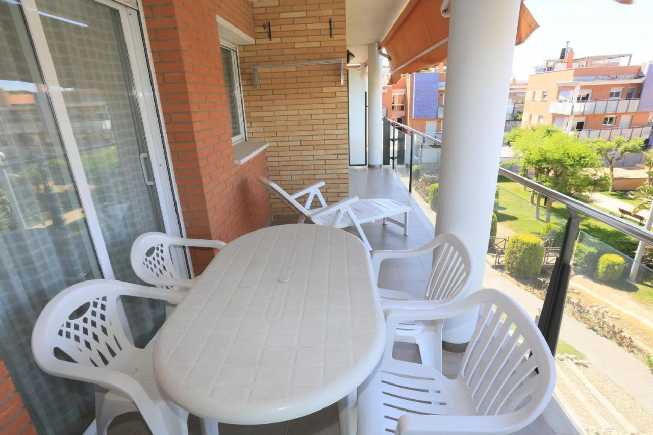 Port Marino Litoral Costa Dorada - Only Families Apartment Кембрилс Екстериор снимка